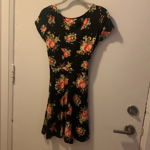Floral dress - Picture 2 of 3